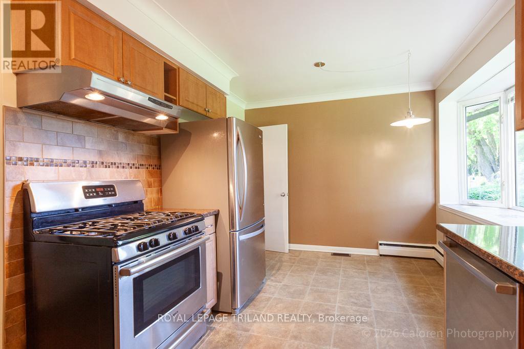 37 Dennis Avenue, London South, Ontario  N6P 1B8 - Photo 18 - X13226496