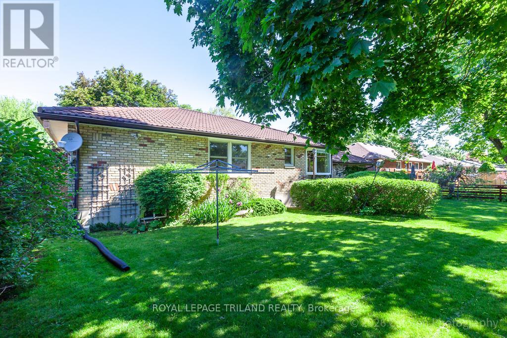 37 Dennis Avenue, London South, Ontario  N6P 1B8 - Photo 37 - X13226496