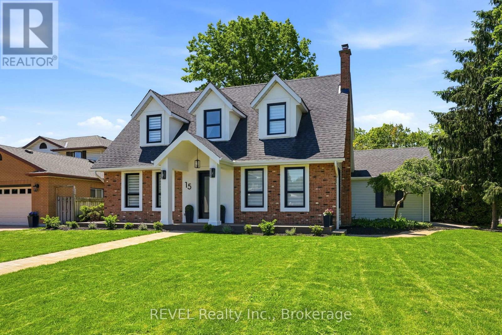 15 Macintosh Crescent, St. Catharines, Ontario  L2N 7M1 - Photo 2 - X13226654