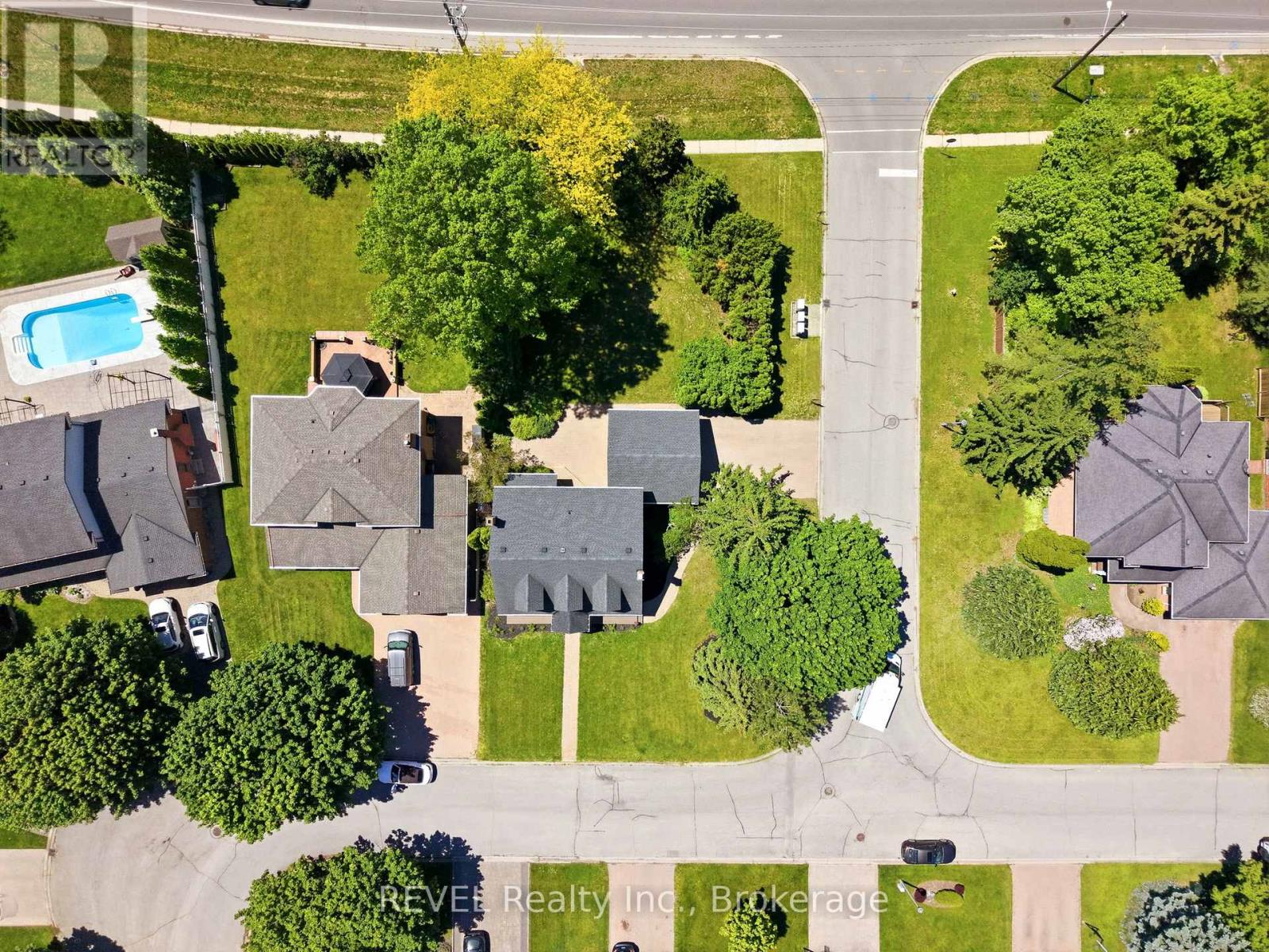 15 Macintosh Crescent, St. Catharines, Ontario  L2N 7M1 - Photo 4 - X13226654