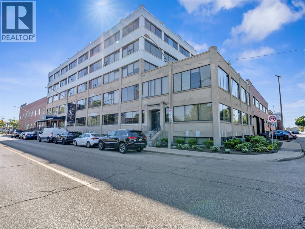 MLS# 26009925: 2109 OTTAWA STREET Unit# 210, Windsor, Canada