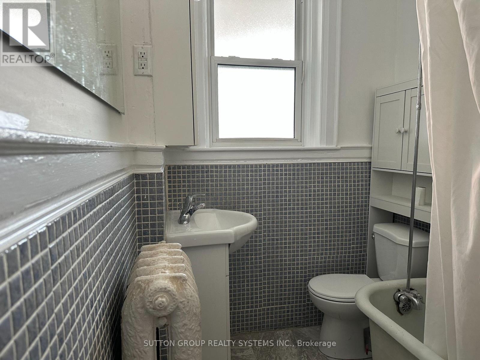 B - 237 Dovercourt Road, Toronto, Ontario  M6S 3G5 - Photo 11 - C13226504
