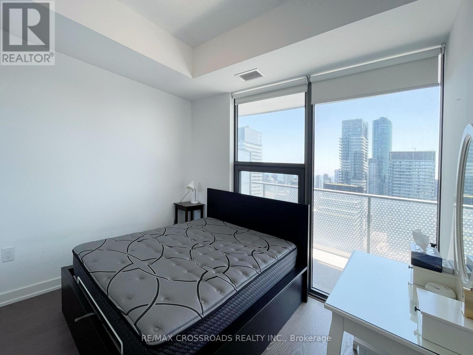 4403 - 11 Wellesley Street W, Toronto, Ontario  M4Y 0G4 - Photo 11 - C13226510