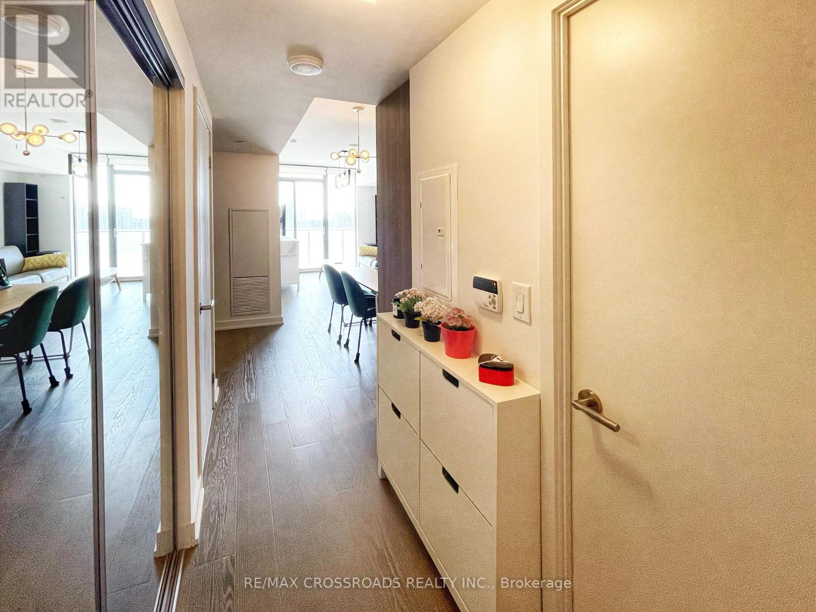 4403 - 11 Wellesley Street W, Toronto, Ontario  M4Y 0G4 - Photo 3 - C13226510