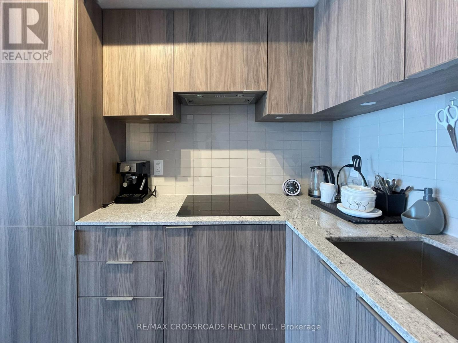 4403 - 11 Wellesley Street W, Toronto, Ontario  M4Y 0G4 - Photo 5 - C13226510
