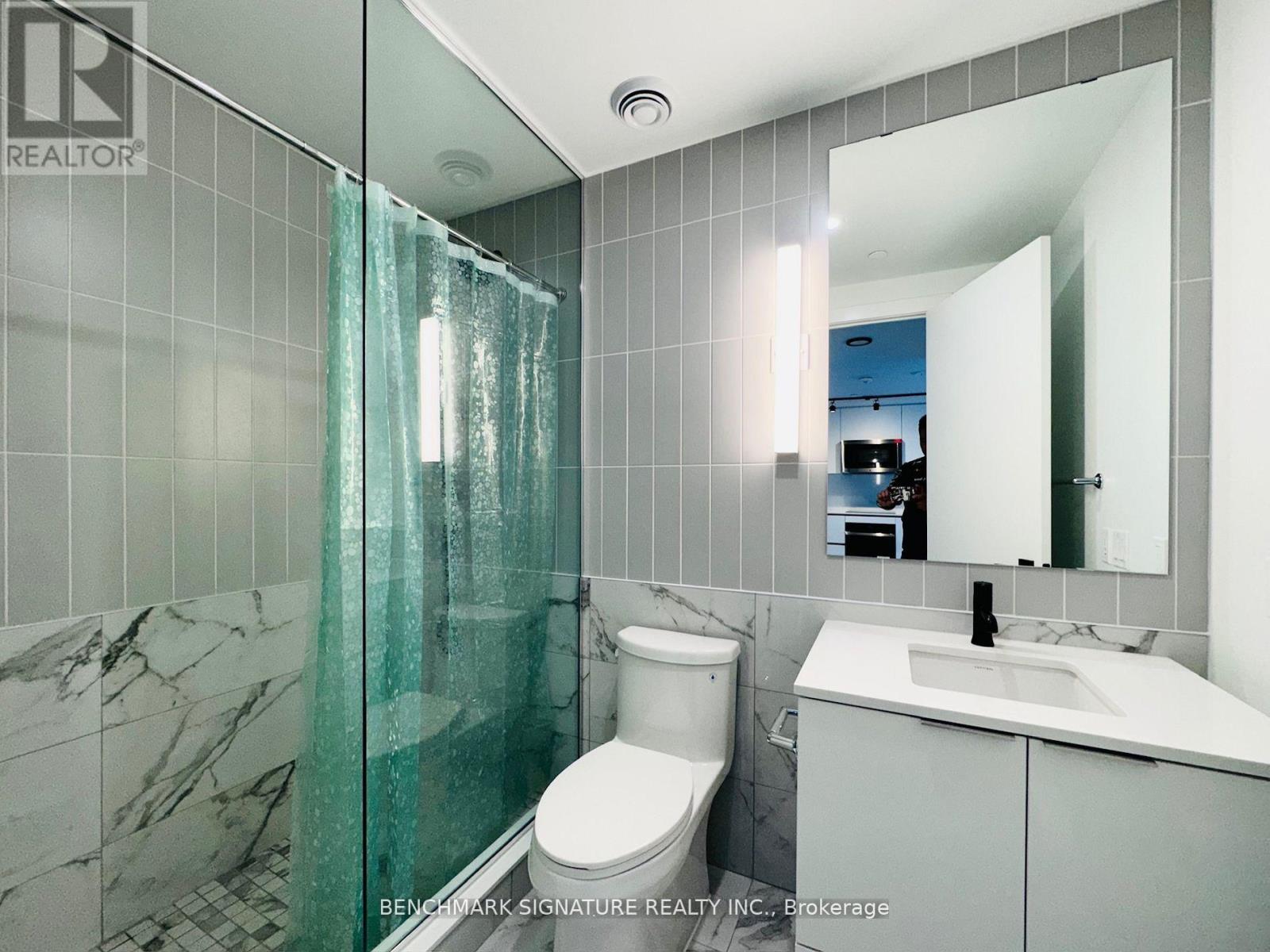 3705 - 327 King Street W, Toronto, Ontario  M5C 0W7 - Photo 6 - C13226582