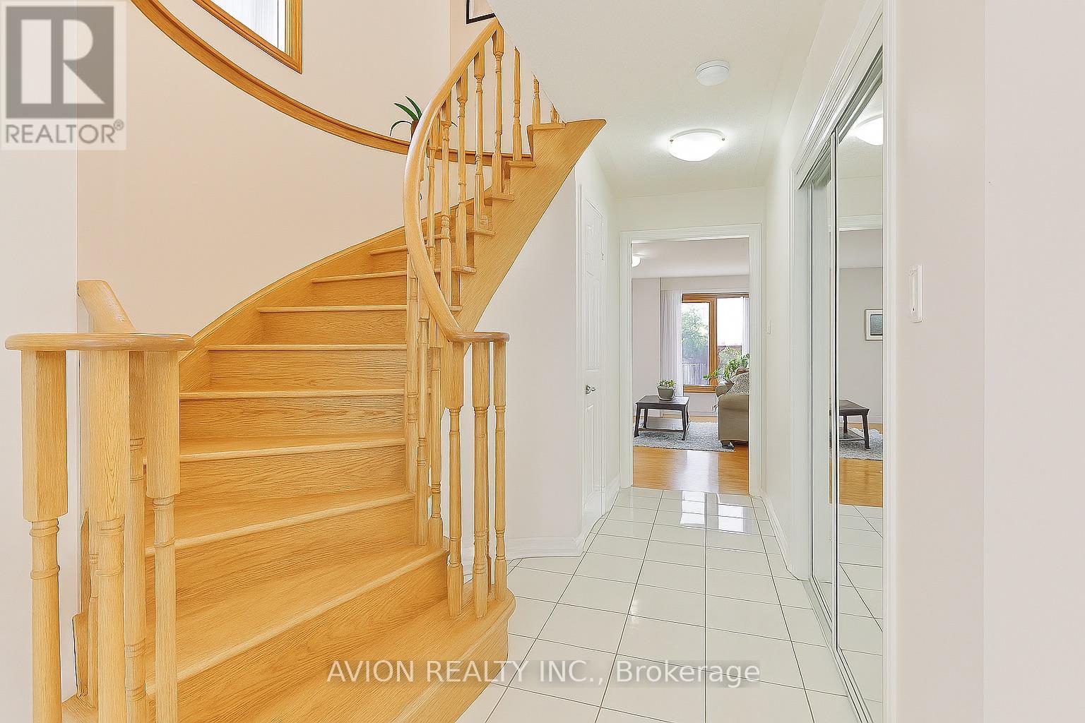 2549 Strathmore Crescent, Mississauga, Ontario  L5M 5L1 - Photo 2 - W13226298