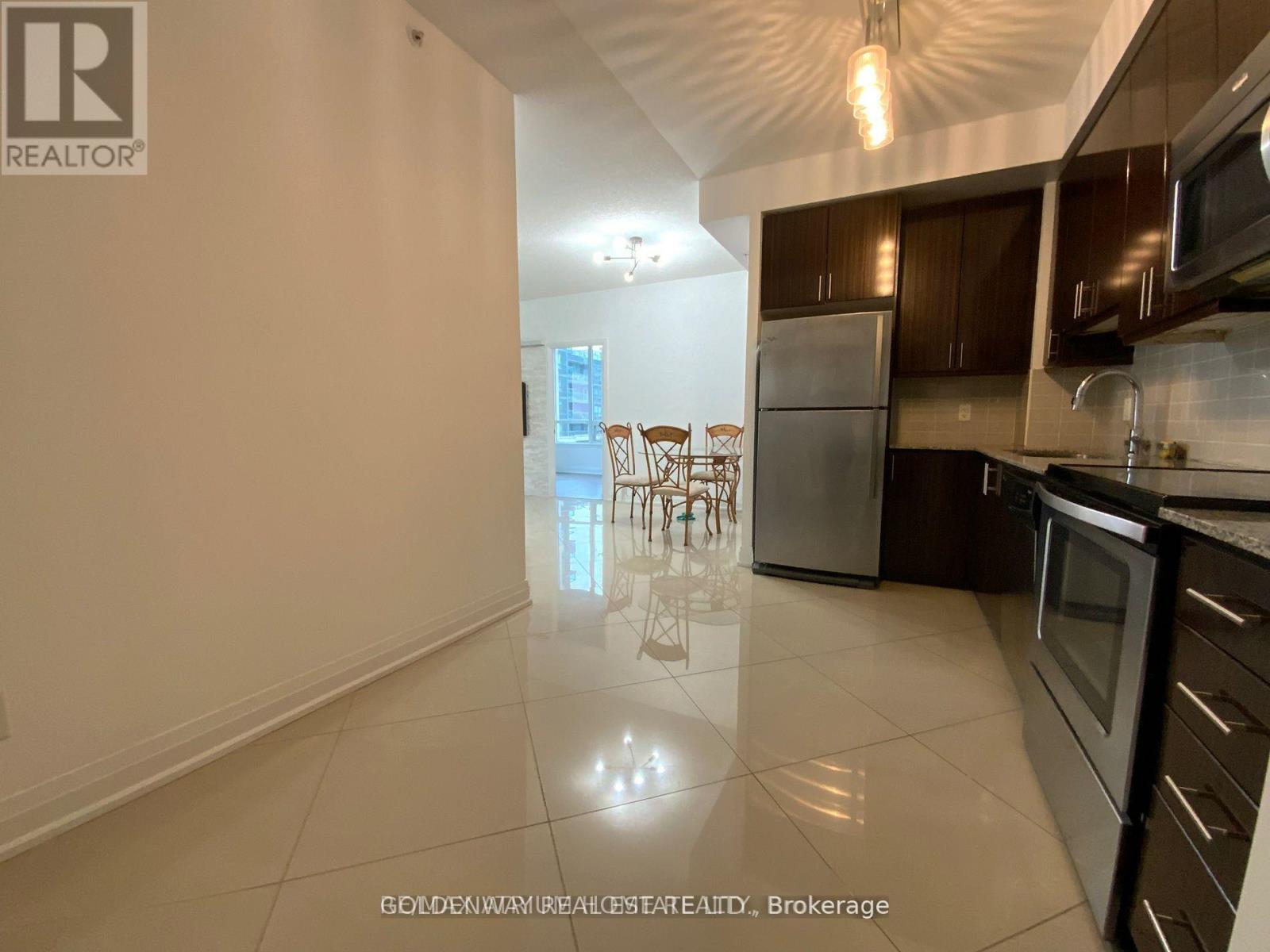 402 - 75 North Park Road, Vaughan, Ontario  L4J 0H8 - Photo 3 - N13226556