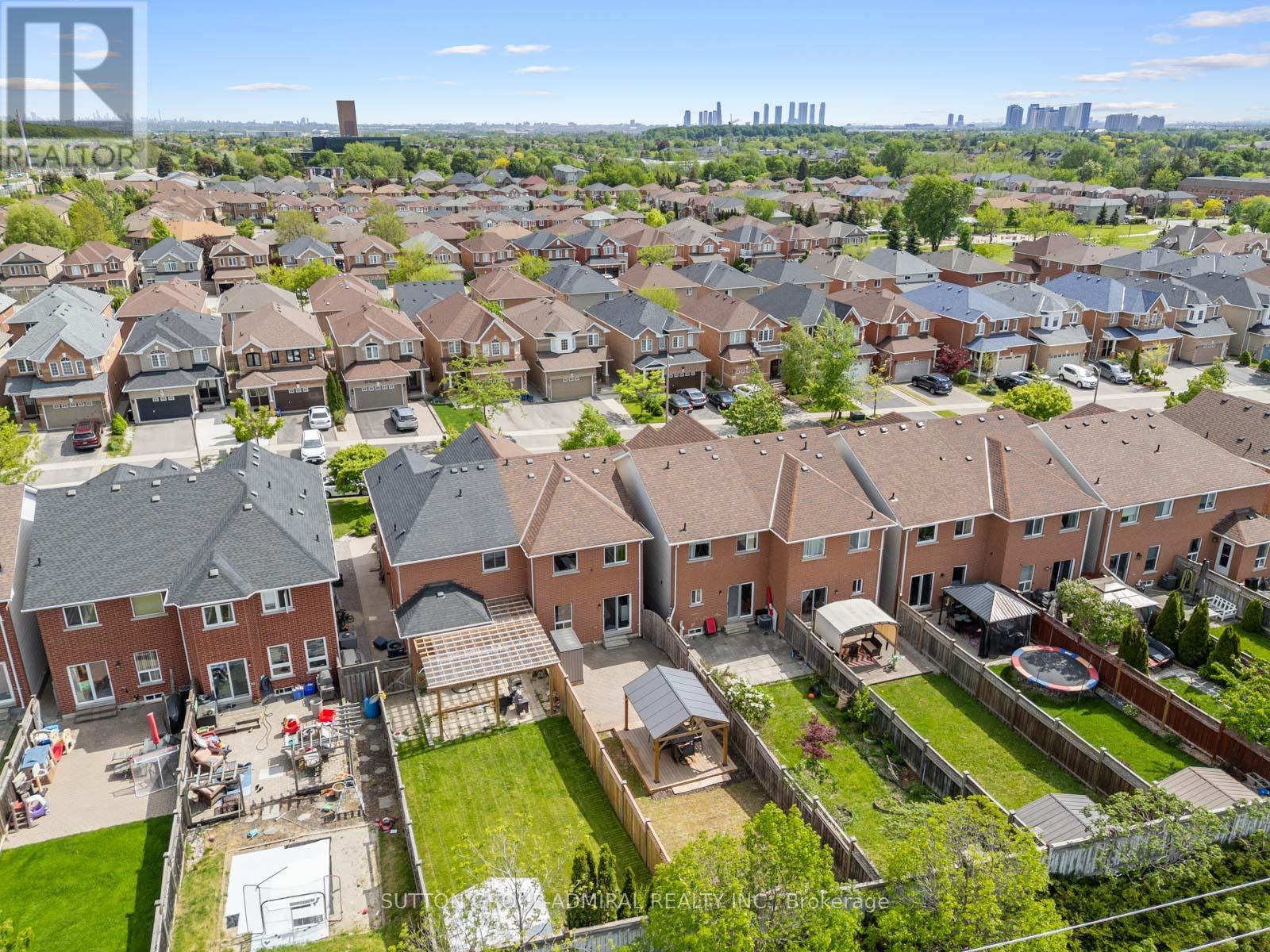 49 Lindenshire Avenue, Vaughan, Ontario  L6A 4A4 - Photo 43 - N13226648