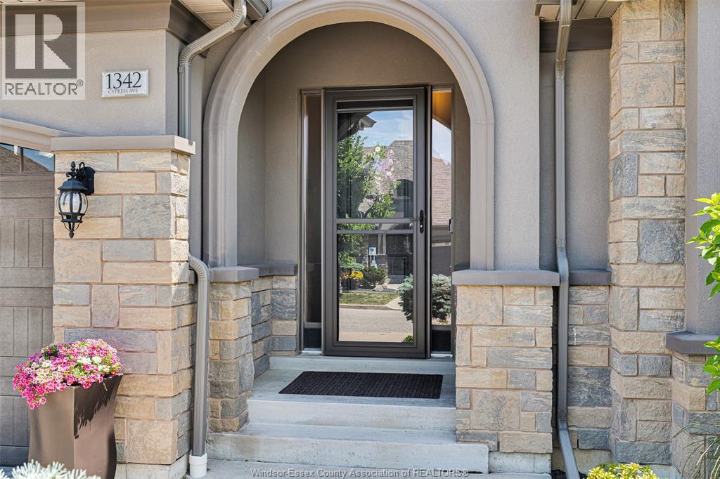 1342 Cypress Avenue, Windsor, Ontario  N8P 1Y4 - Photo 4 - 26012761
