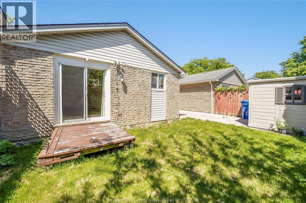 1229 Arncliffe, Windsor, Ontario   - Photo 37 - 26012721