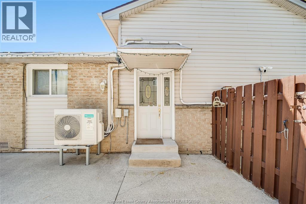 1229 Arncliffe, Windsor, Ontario   - Photo 33 - 26012721