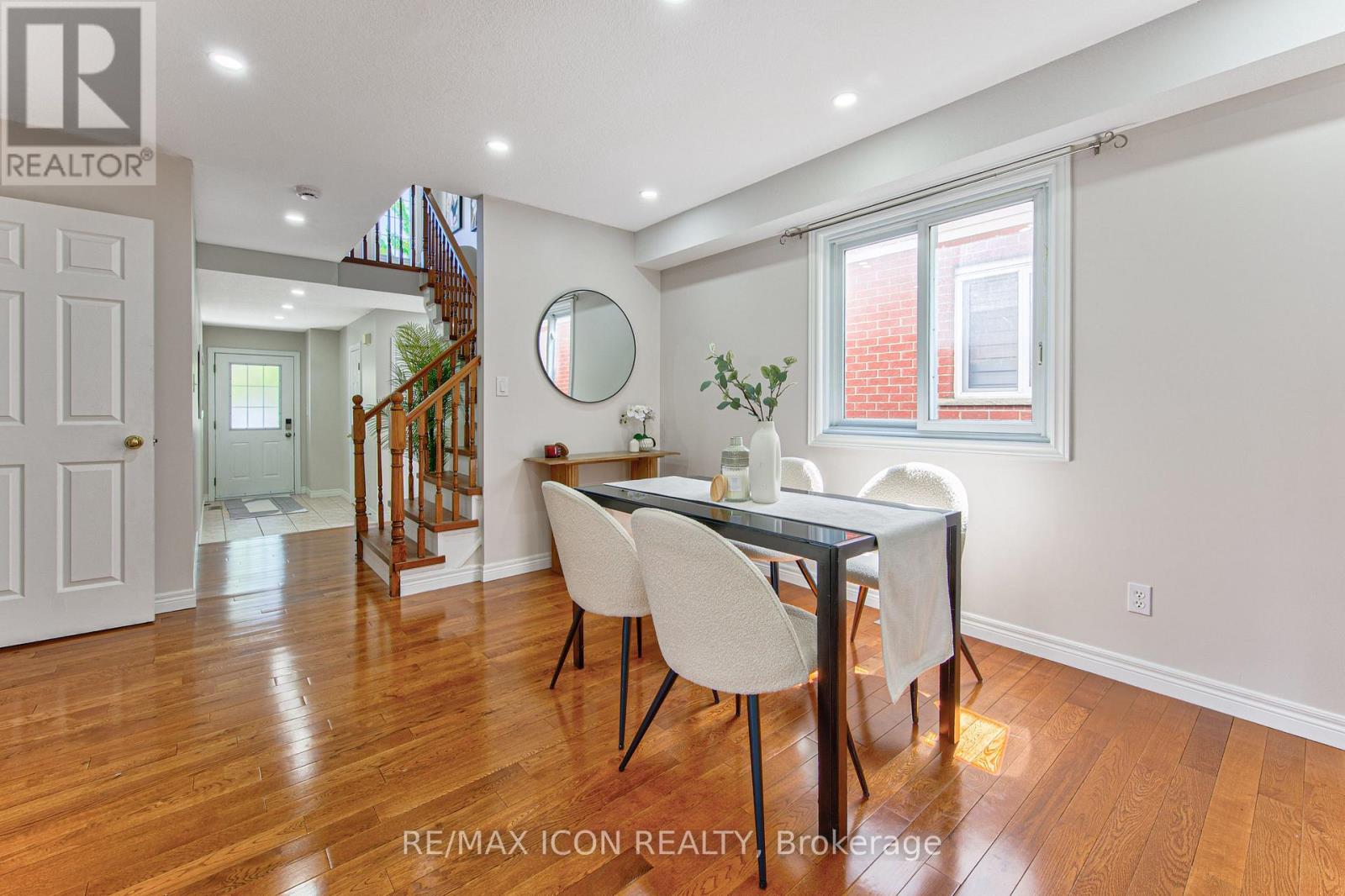 223 Buttercup Court, Waterloo, Ontario  N2V 2W8 - Photo 6 - X13226630