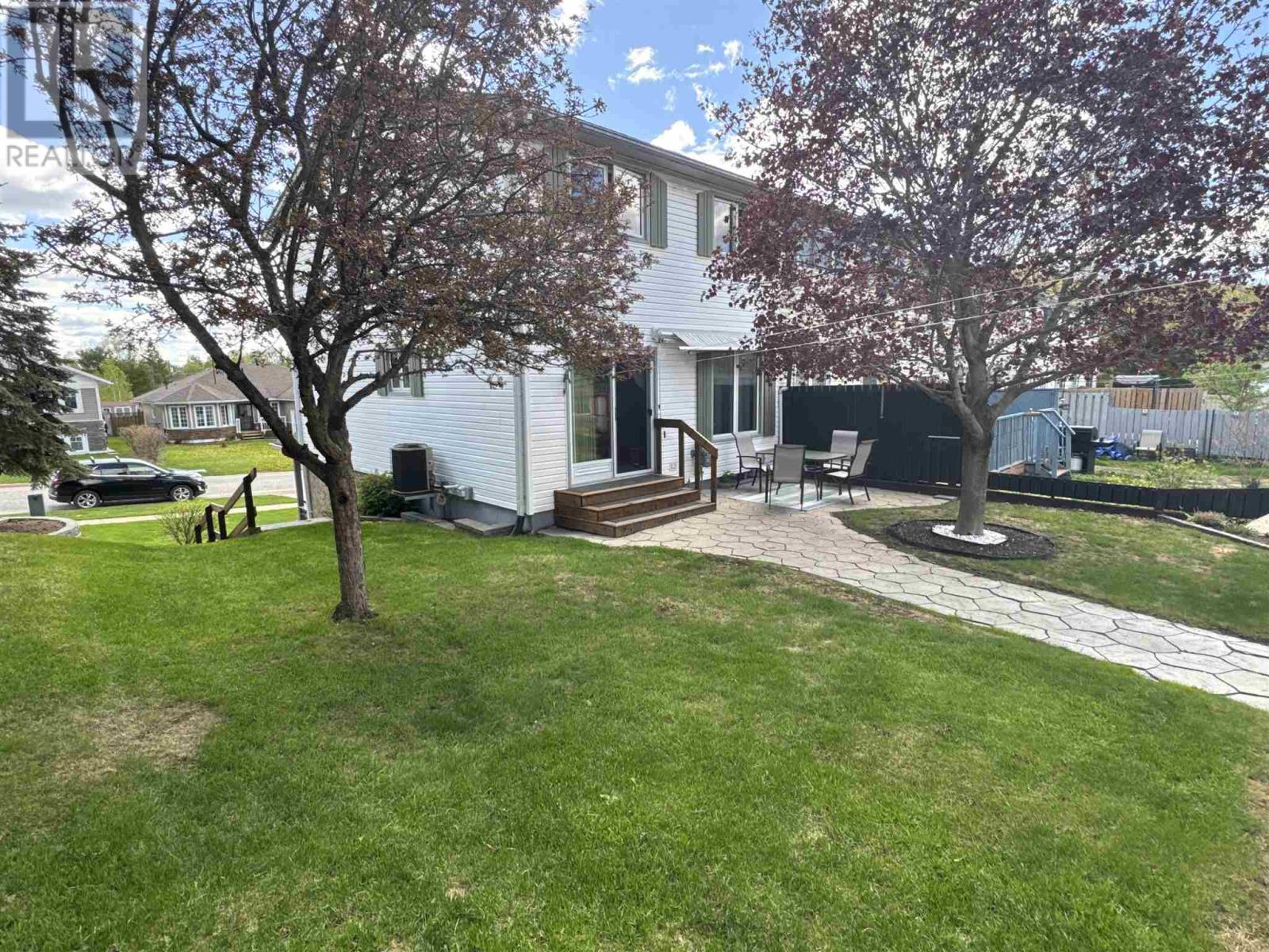 11 Gauthier Pl, Elliot Lake, Ontario  P5A 3M1 - Photo 4 - SM261216