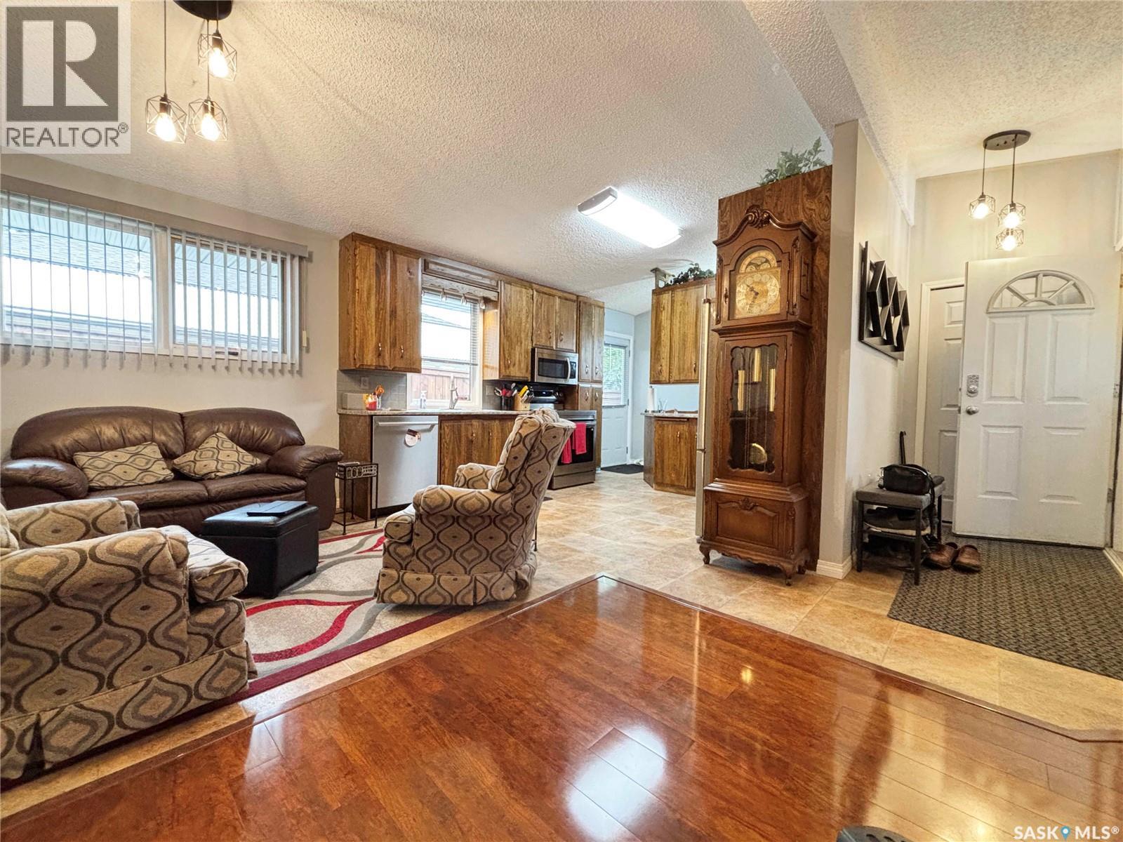 605 O Avenue N, Saskatoon, Saskatchewan  S7L 2V4 - Photo 5 - SK037888