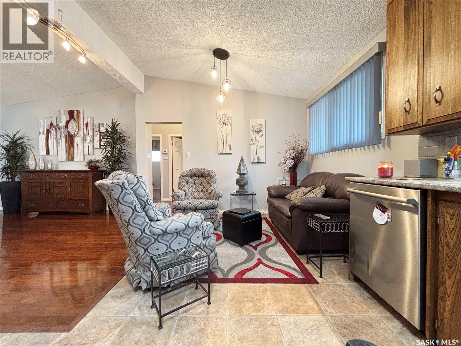 605 O Avenue N, Saskatoon, Saskatchewan  S7L 2V4 - Photo 7 - SK037888