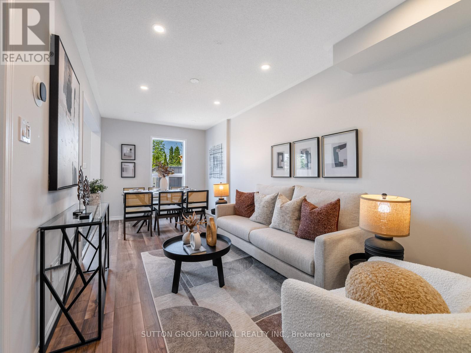 49 Lindenshire Avenue, Vaughan, Ontario  L6A 4A4 - Photo 5 - N13226648