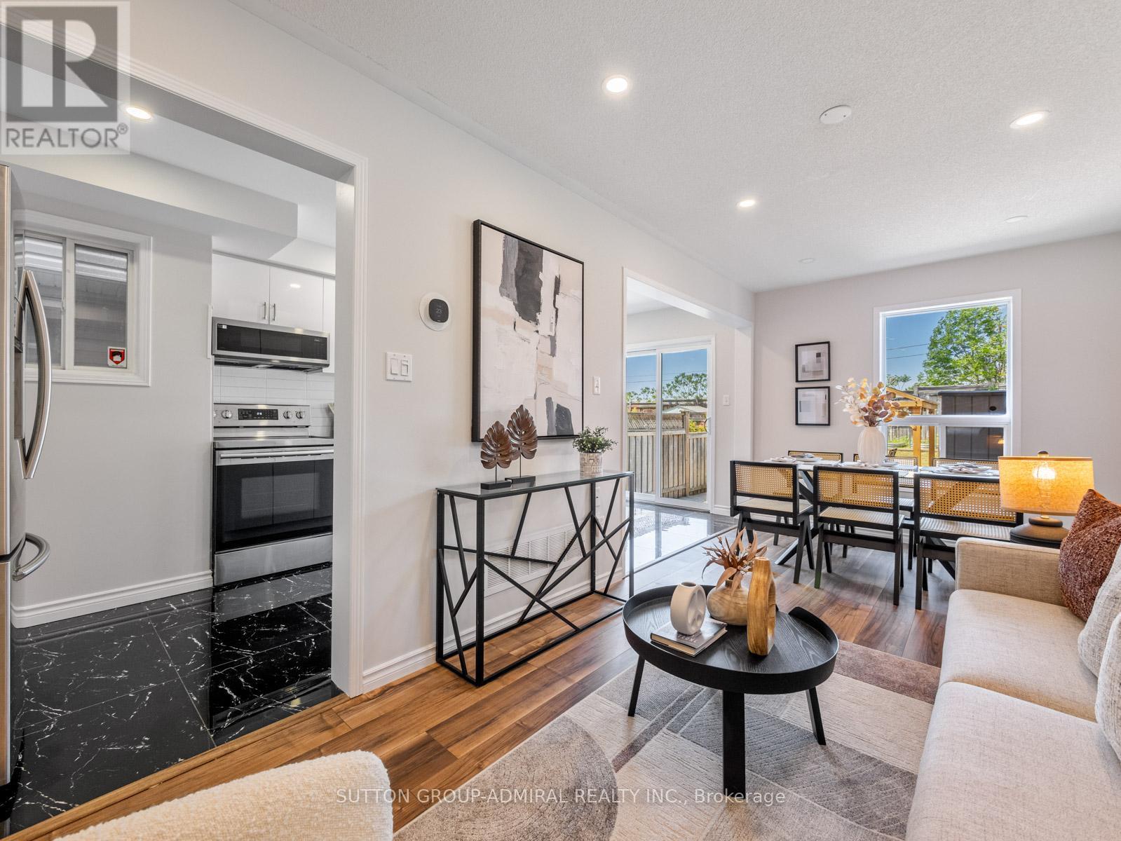 49 Lindenshire Avenue, Vaughan, Ontario  L6A 4A4 - Photo 11 - N13226648