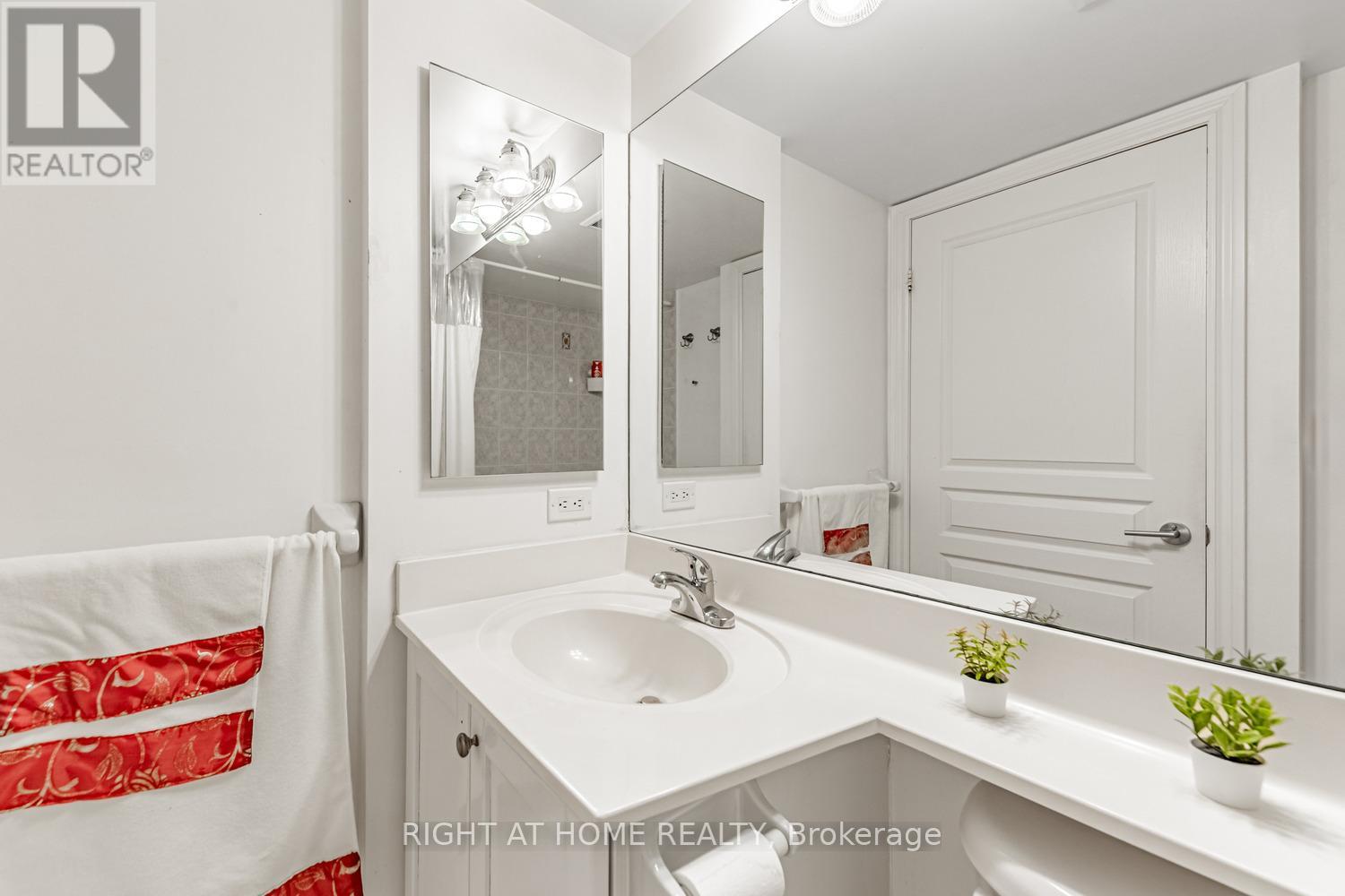 1429 - 15 Northtown Way, Toronto, Ontario  M2N 7A2 - Photo 23 - C13226678