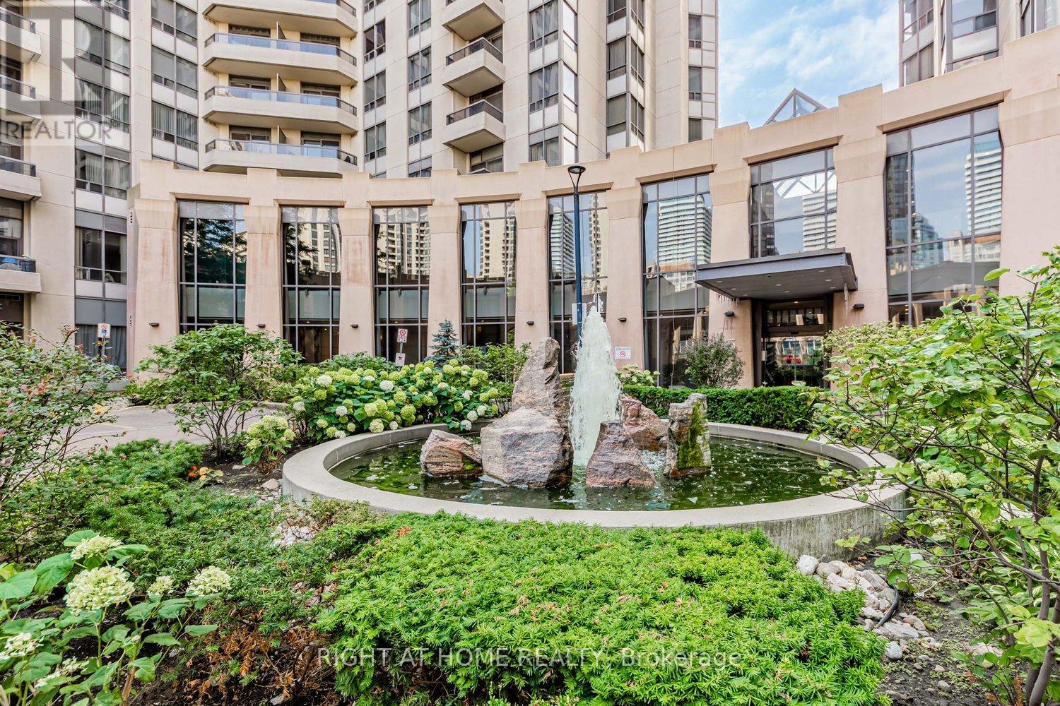 1429 - 15 Northtown Way, Toronto, Ontario  M2N 7A2 - Photo 4 - C13226678