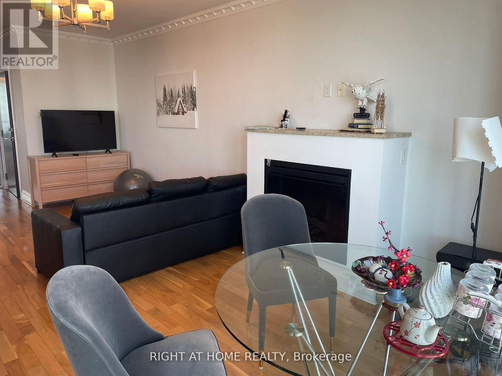 4904 - 16 Harbour Street, Toronto, Ontario  M5J 2Z7 - Photo 4 - C13226718