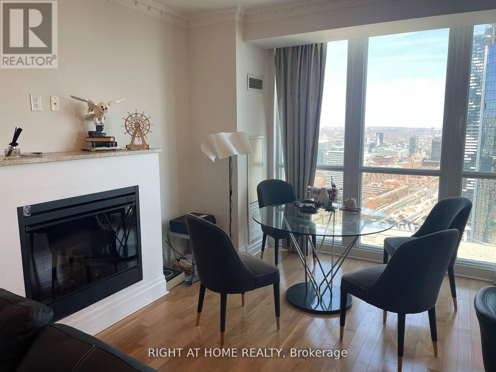 4904 - 16 Harbour Street, Toronto, Ontario  M5J 2Z7 - Photo 6 - C13226718
