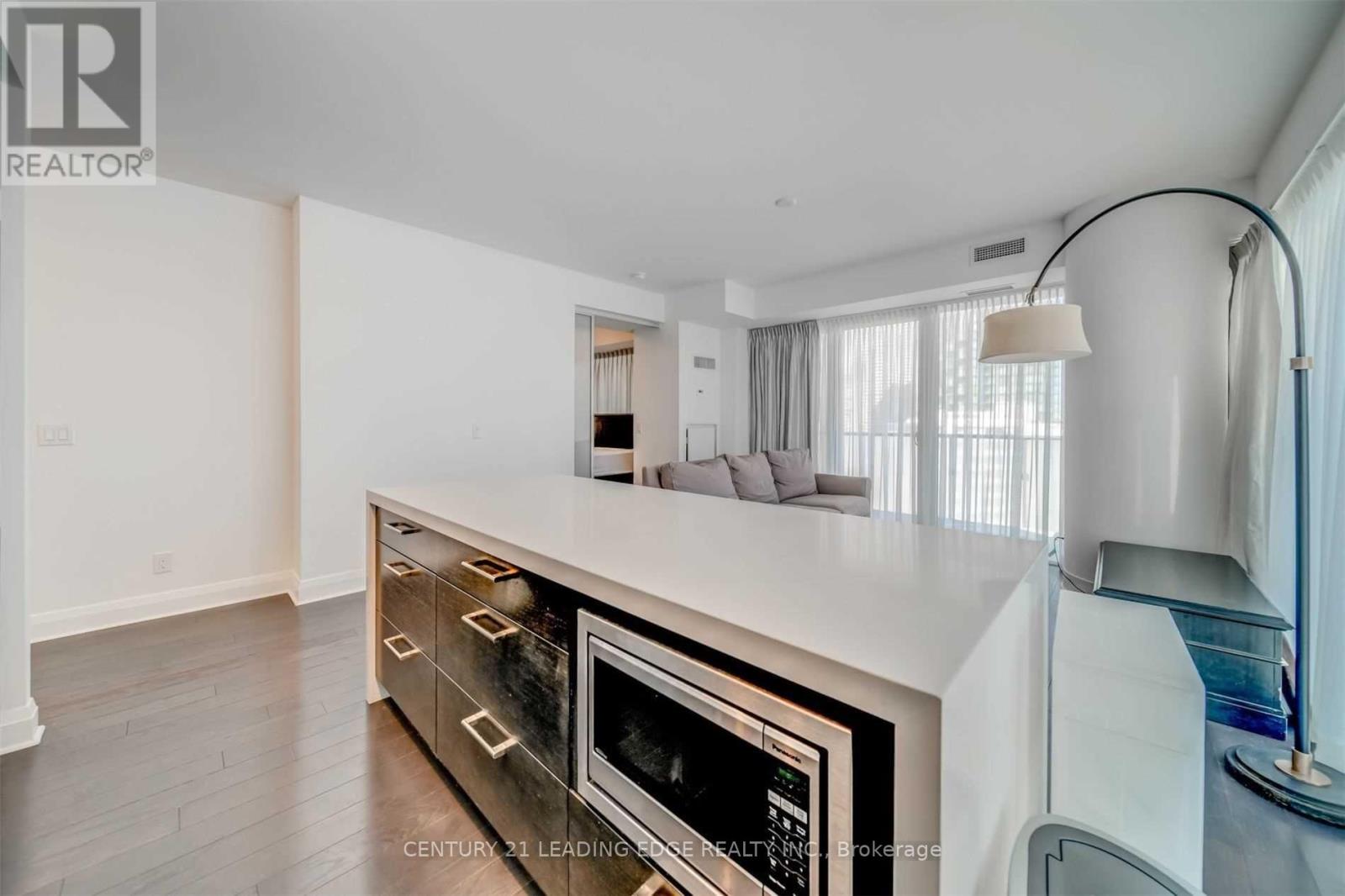 2302 - 1080 Bay Street, Toronto, Ontario  M5S 0A6 - Photo 13 - C13226750