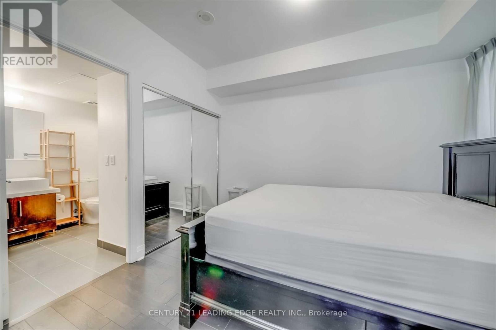 2302 - 1080 Bay Street, Toronto, Ontario  M5S 0A6 - Photo 15 - C13226750