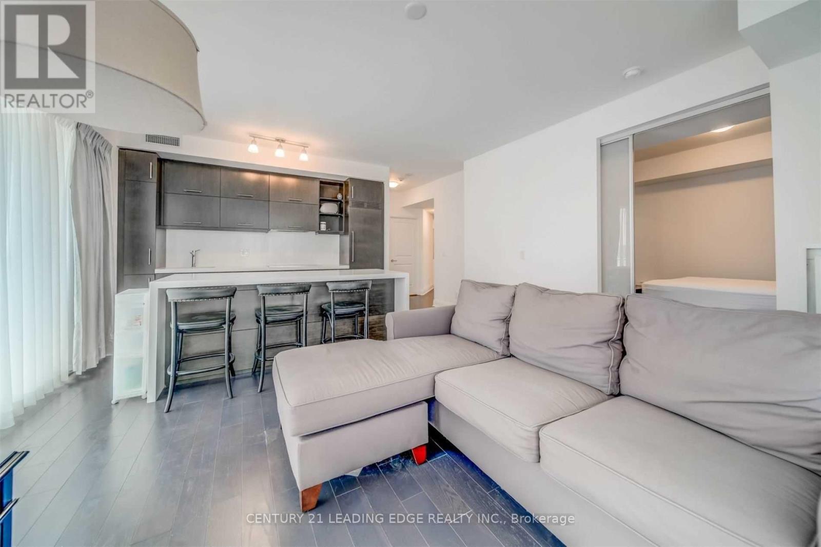 2302 - 1080 Bay Street, Toronto, Ontario  M5S 0A6 - Photo 5 - C13226750