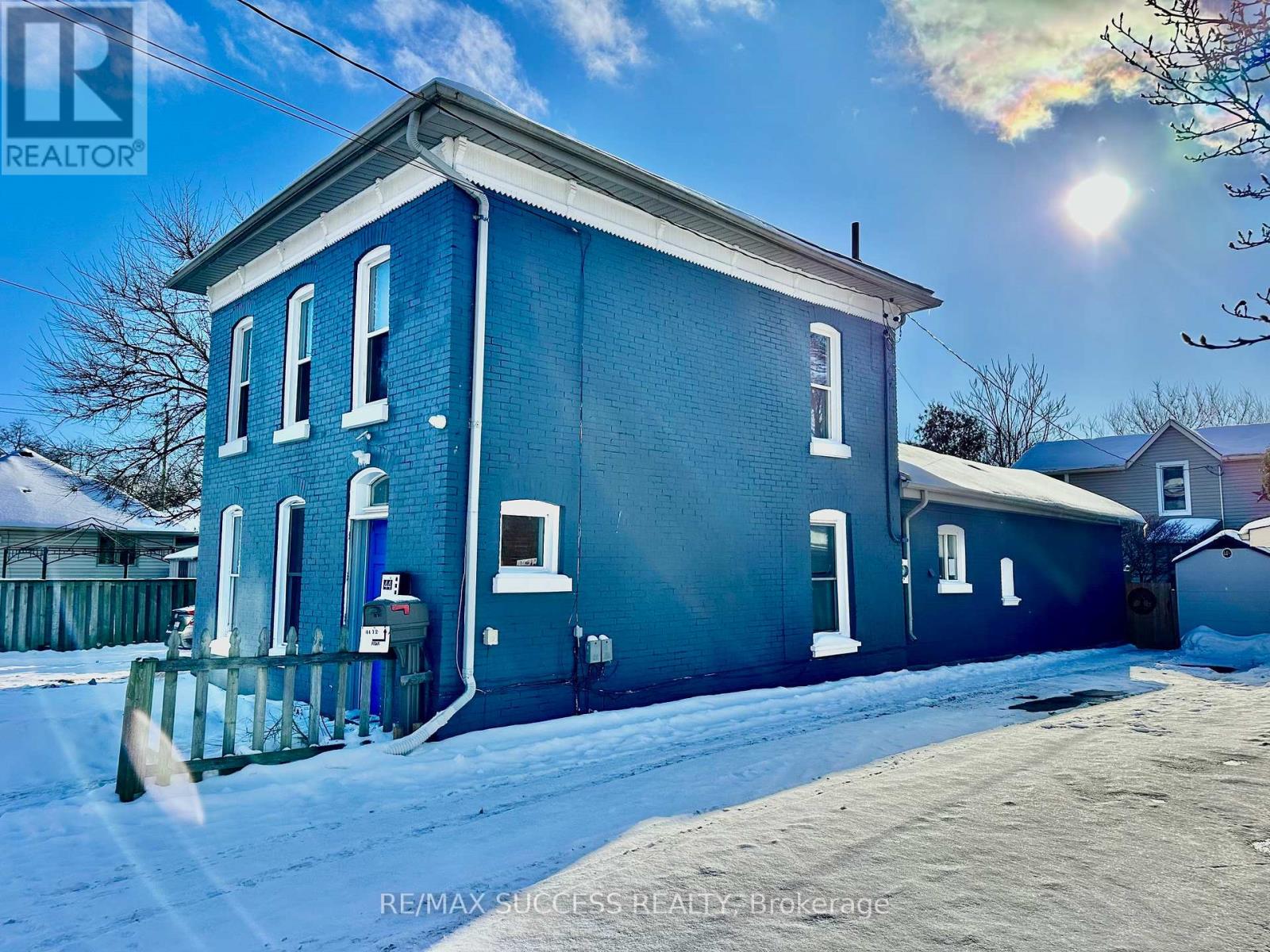 44 Albion Street, Brantford, Ontario  N3T 3M3 - Photo 2 - X12790620