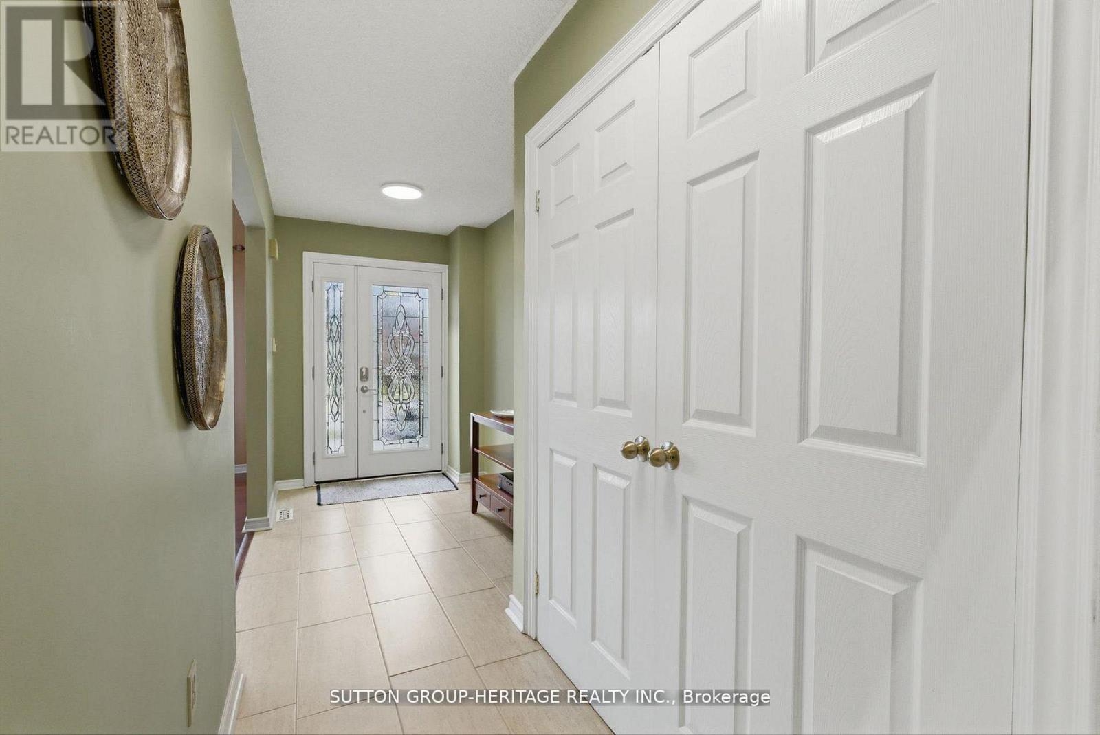 1886 Malden Crescent, Pickering, Ontario  L1V 3G4 - Photo 5 - E13226722