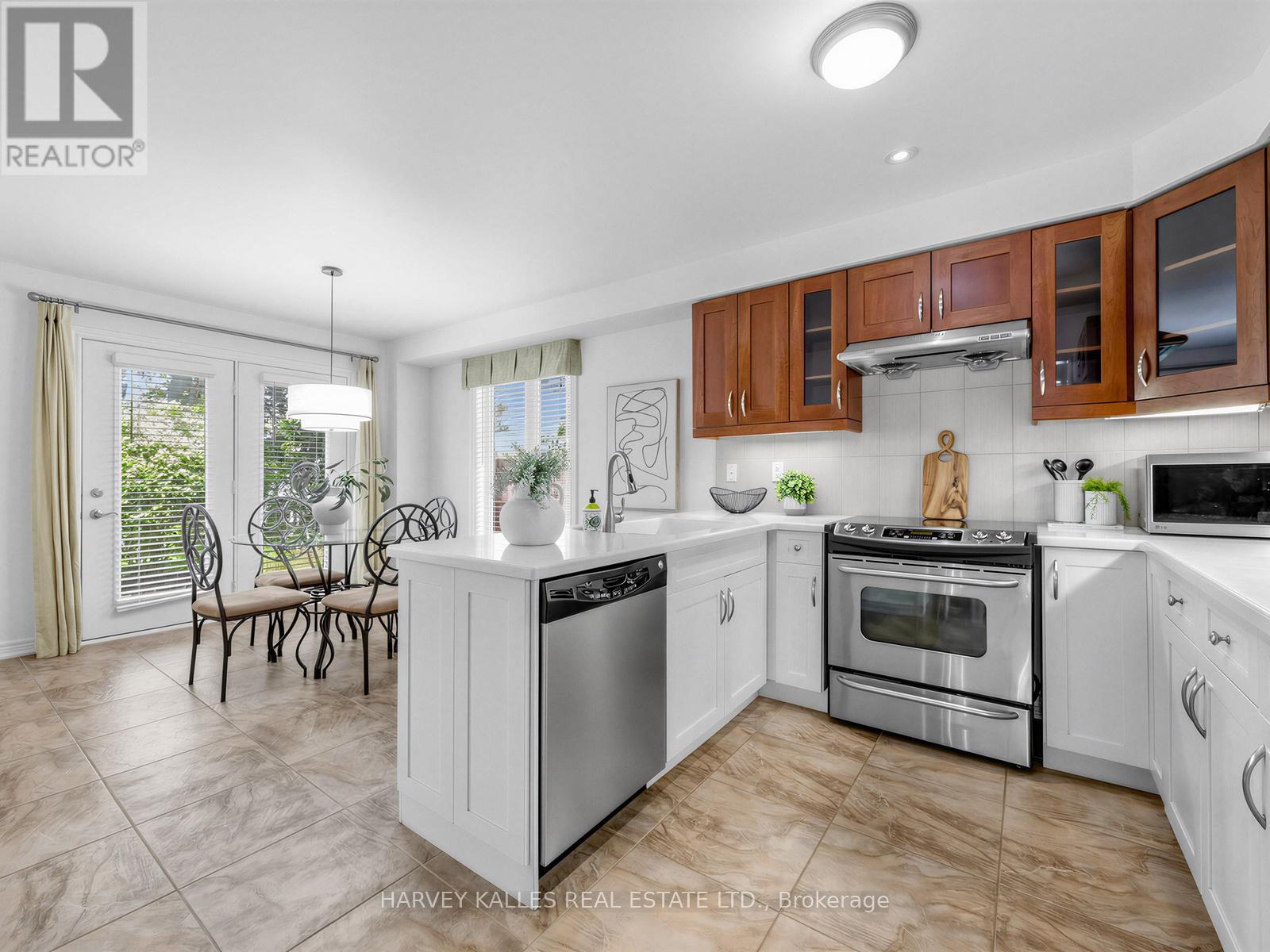 1636 Glenbourne Drive, Oshawa, Ontario  L1K 0G2 - Photo 4 - E13226802