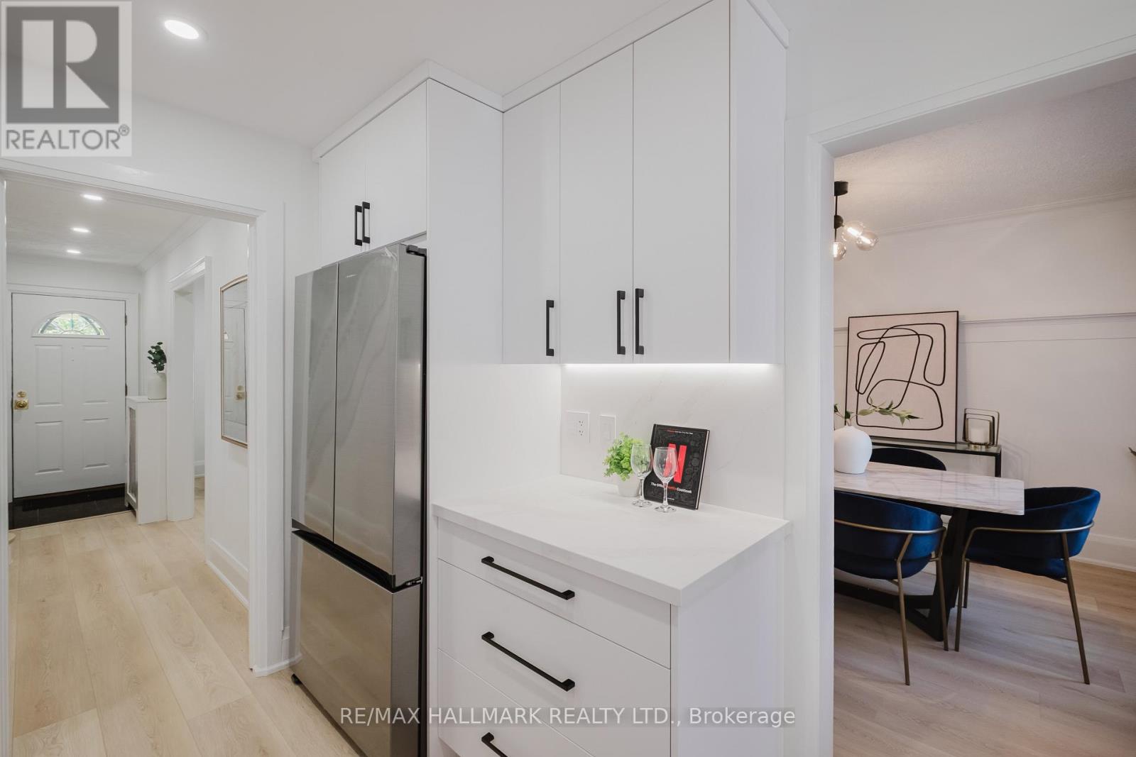 18 Glen Stewart Avenue, Toronto, Ontario  M4E 1P7 - Photo 11 - E13226814