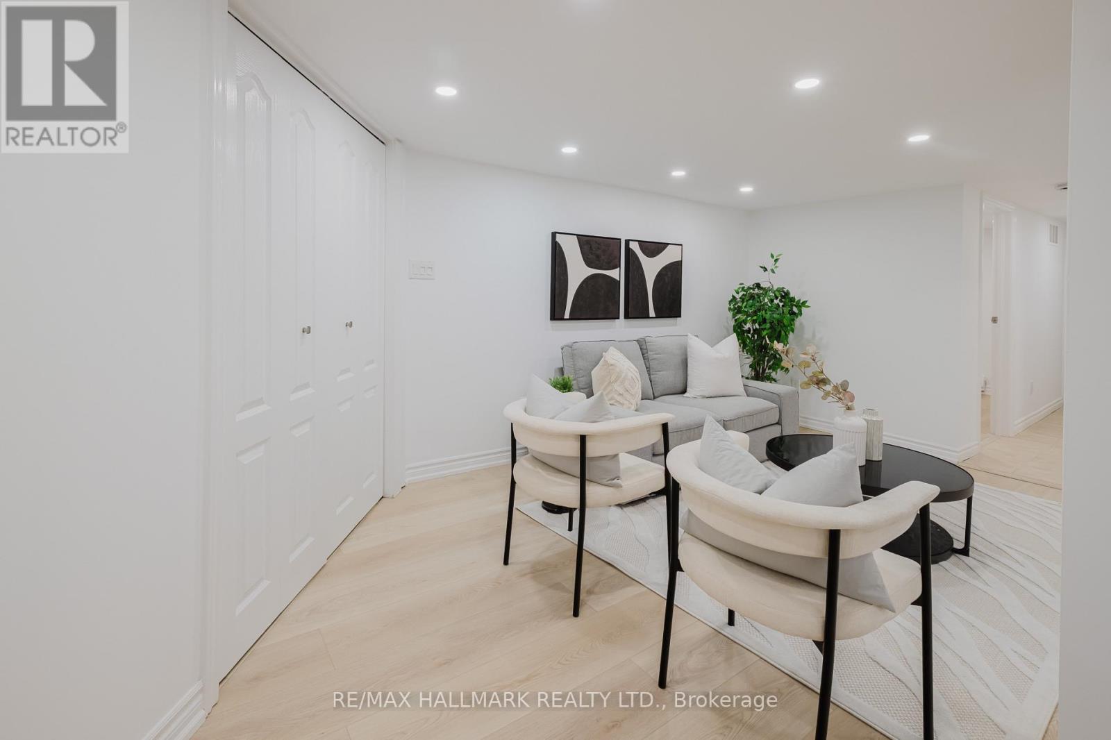 18 Glen Stewart Avenue, Toronto, Ontario  M4E 1P7 - Photo 23 - E13226814