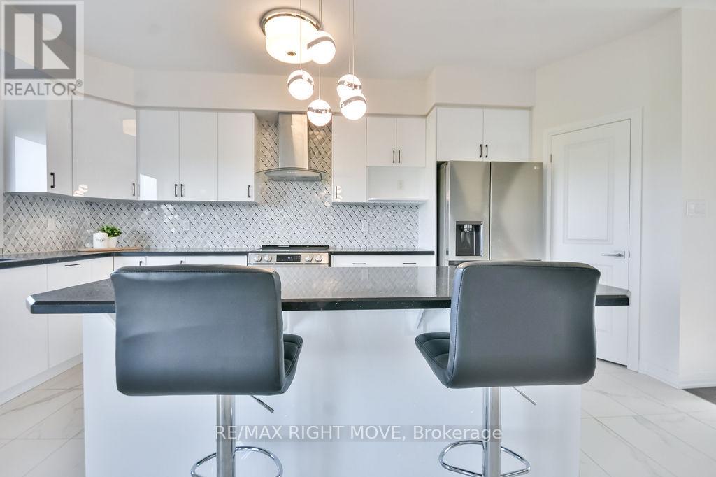 3721 Quayside Drive, Severn (West Shore), Ontario  L3V 8M9 - Photo 9 - S13226790