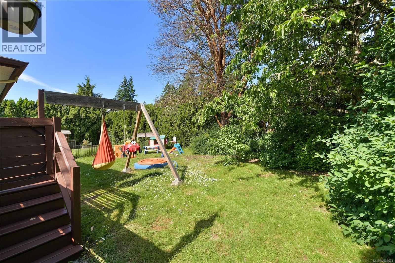 6773 Wendonna Pl, Central Saanich, British Columbia  V8M 1A5 - Photo 3 - 1038674