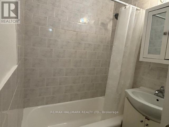 B1 - 2 Newholm Road, Toronto, Ontario  M8Y 3M4 - Photo 9 - W13226728