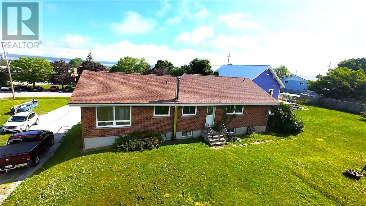 69 Robinson Street, Little Current, Ontario  P0P 1K0 - Photo 2 - 2126469