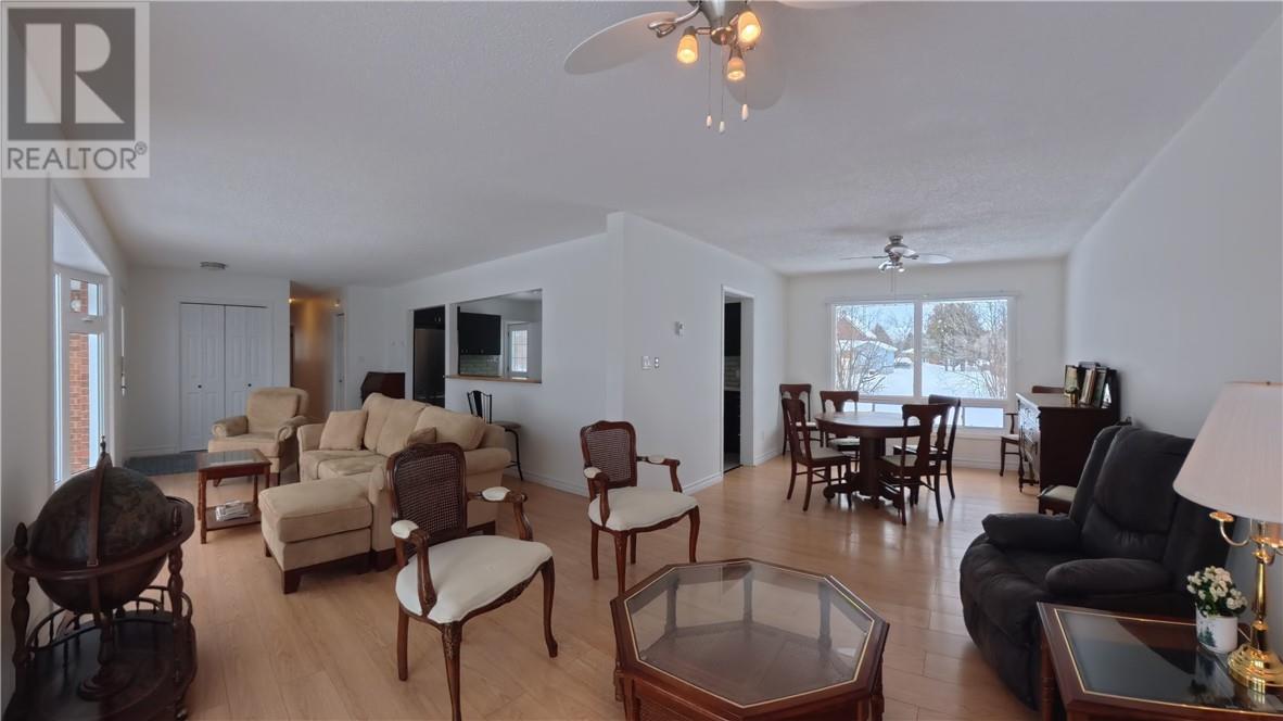 69 Robinson Street, Little Current, Ontario  P0P 1K0 - Photo 5 - 2126469