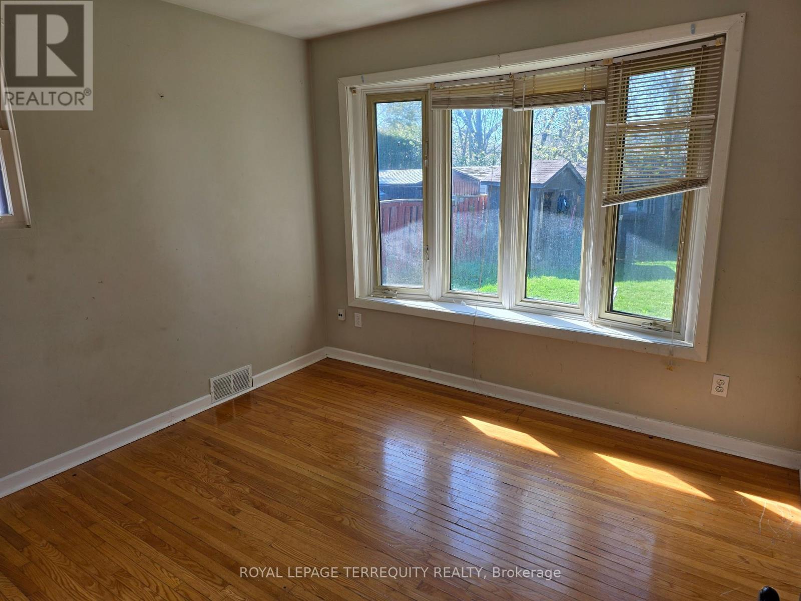 Main - 319 Hillcroft Street, Oshawa, Ontario  L1G 2M1 - Photo 2 - E13107450