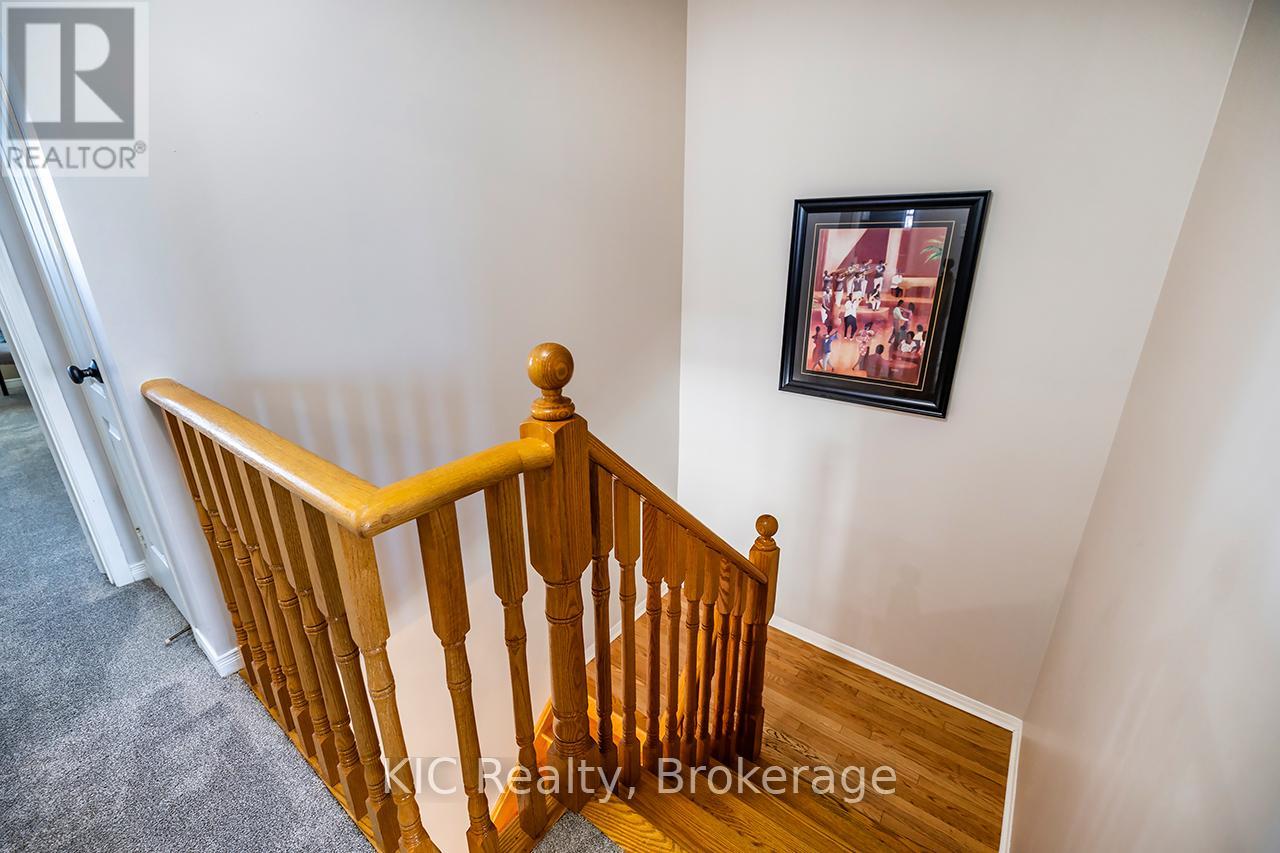 40 Puttingedge Drive, Whitby, Ontario  L1R 0H7 - Photo 19 - E13226848