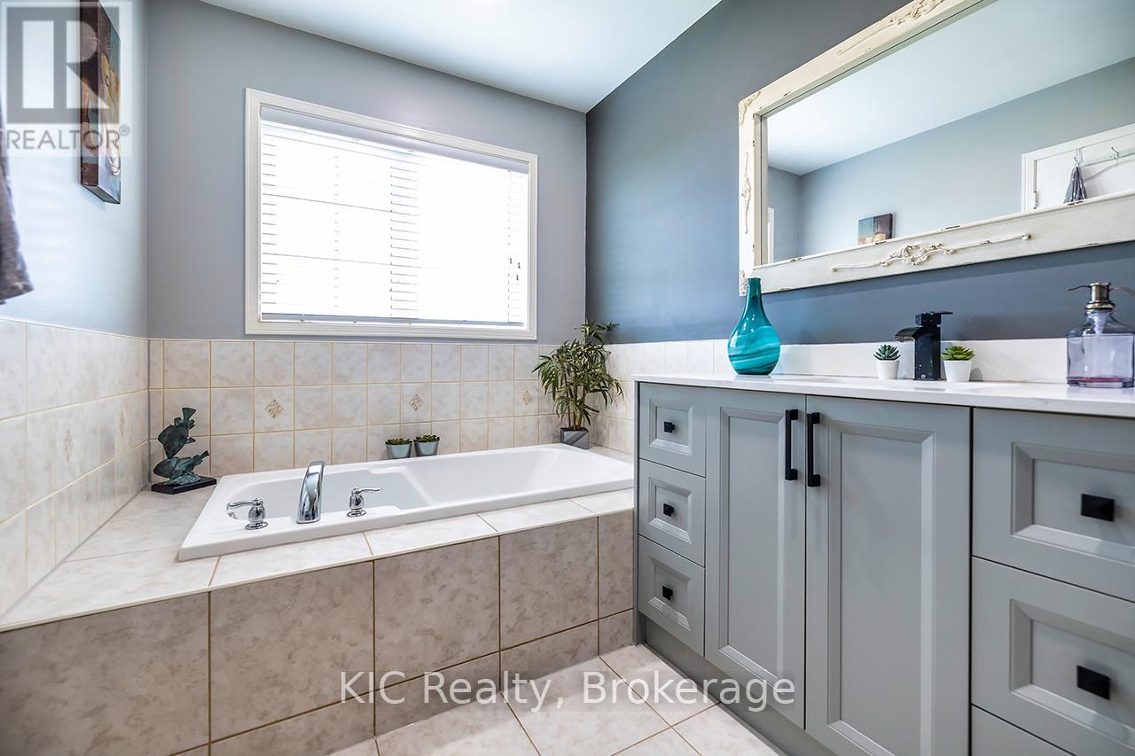 40 Puttingedge Drive, Whitby, Ontario  L1R 0H7 - Photo 24 - E13226848