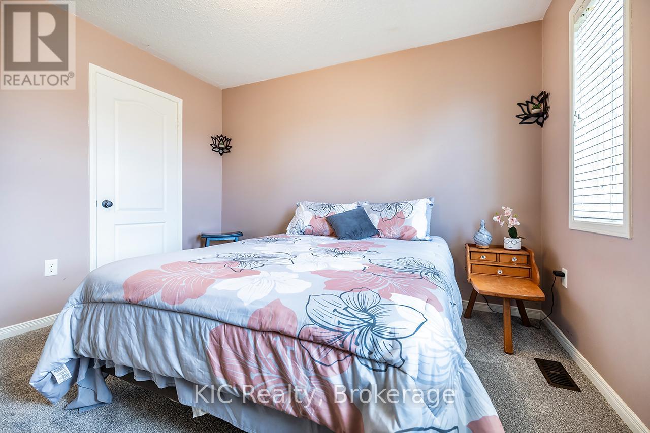 40 Puttingedge Drive, Whitby, Ontario  L1R 0H7 - Photo 29 - E13226848