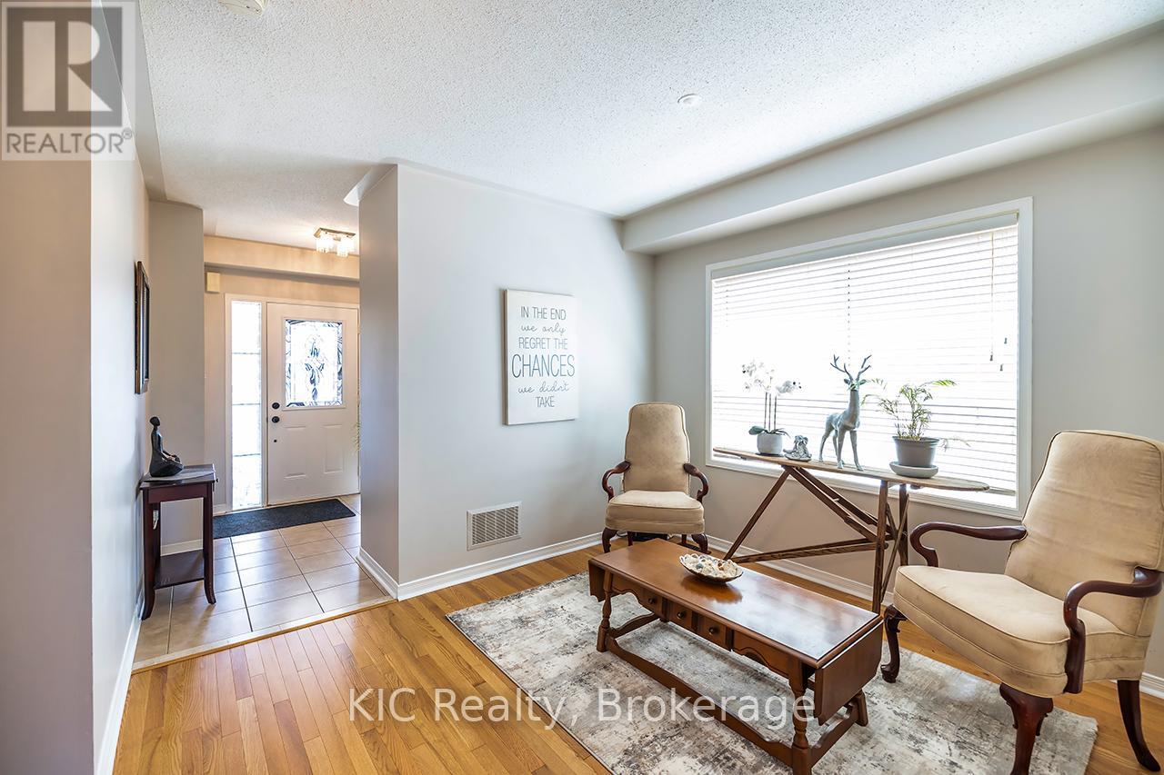 40 Puttingedge Drive, Whitby, Ontario  L1R 0H7 - Photo 6 - E13226848