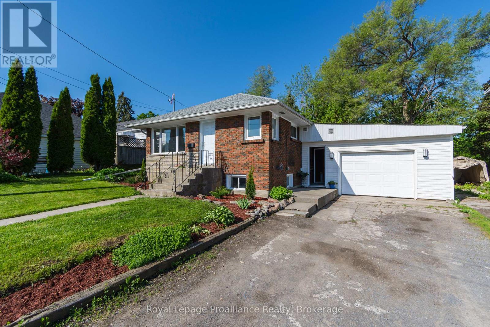 2 Bettes Street, Belleville, Ontario  K8N 3N3 - Photo 3 - X13226902