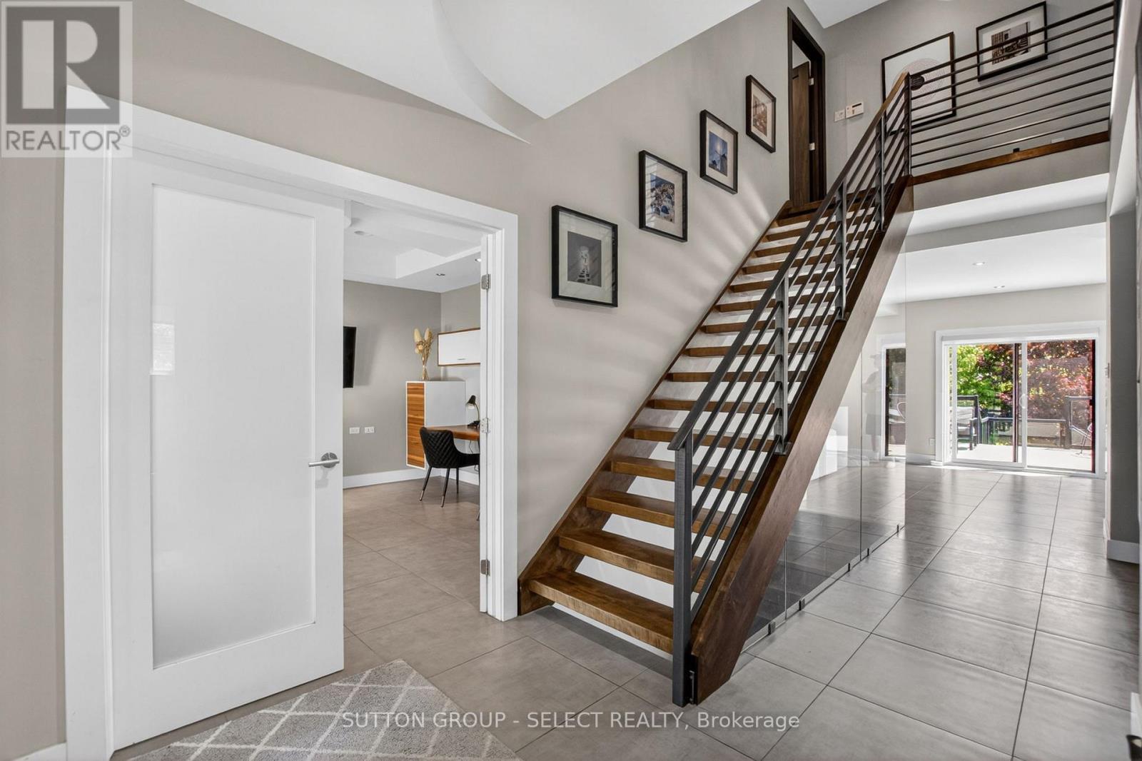 972 Guildwood Boulevard, London North, Ontario  N6H 4G3 - Photo 3 - X13227156