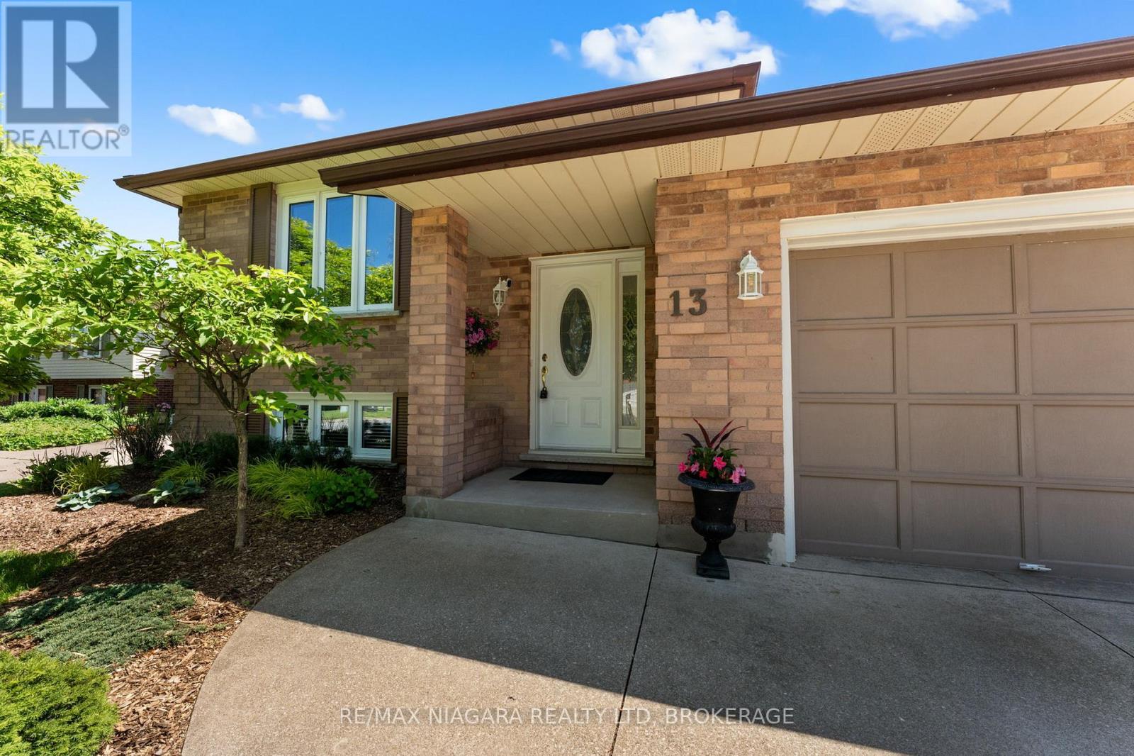 13 Cornwell Circle, St. Catharines, Ontario  L2S 3C4 - Photo 3 - X13077736
