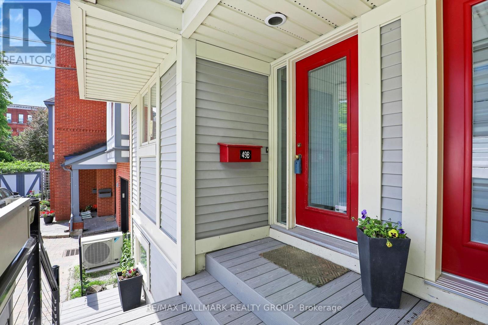 49b First Avenue, Ottawa, Ontario K1S 2G1 - Photo 3 - X13227152