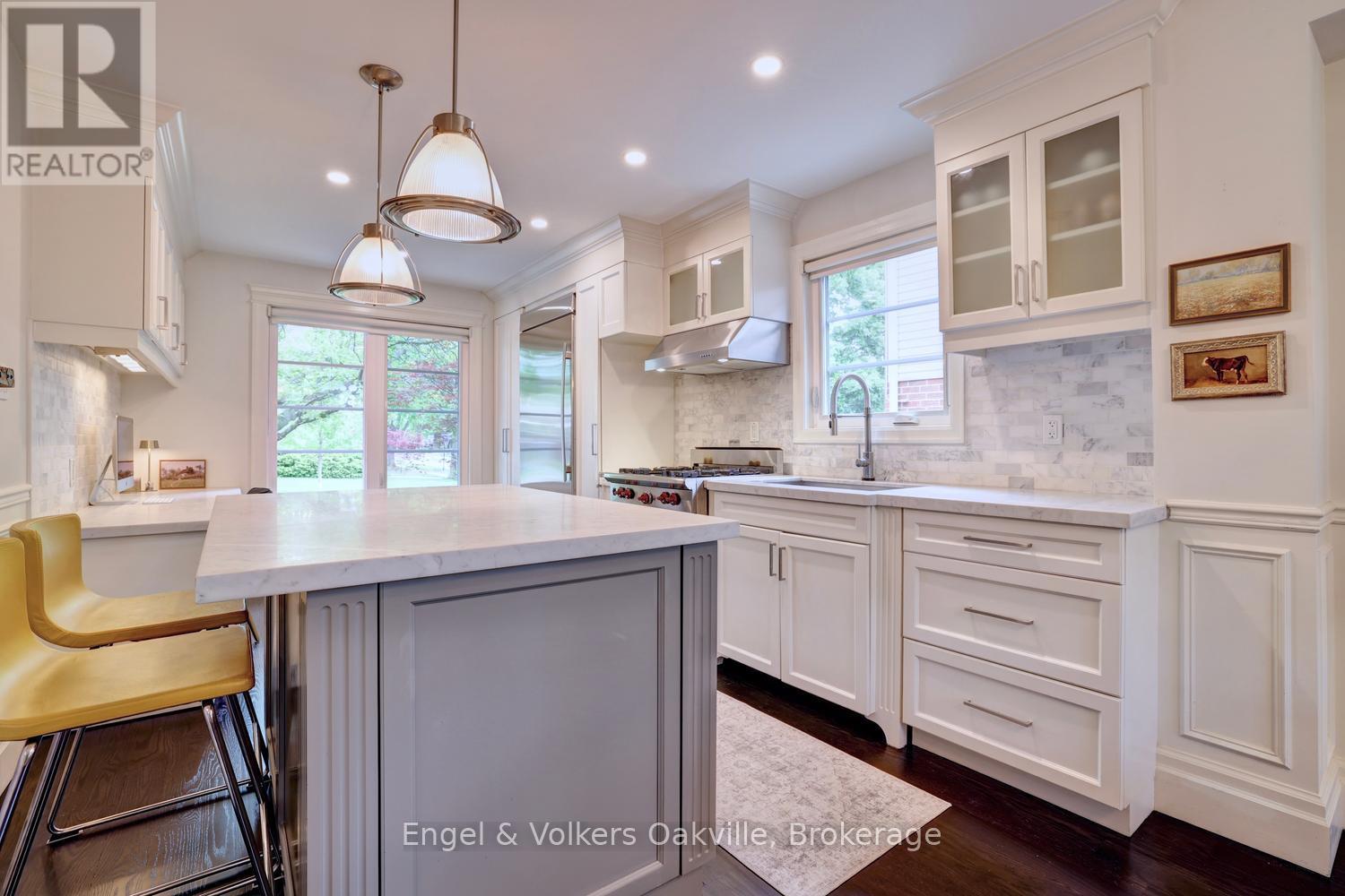 266 Mohawk Road, Oakville, Ontario  L6L 6C3 - Photo 6 - W13226904