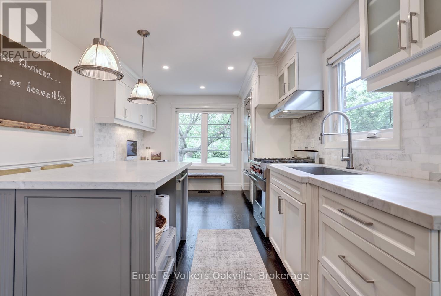 266 Mohawk Road, Oakville, Ontario  L6L 6C3 - Photo 7 - W13226904